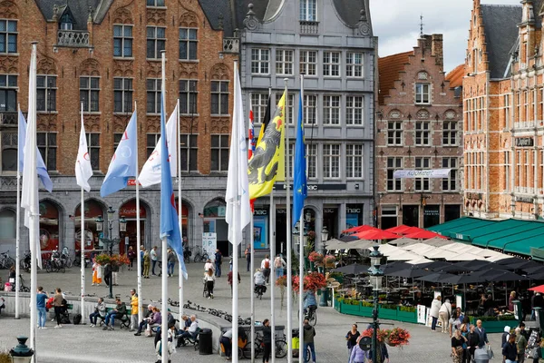 Bruges Belgium September 2022 Large Traditional Brick Houses Surround Market — Stock Photo, Image