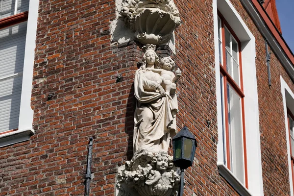 Bruges Belgium September 2022 Facade Historic Building Architectural Detail Depicting — Stock Photo, Image