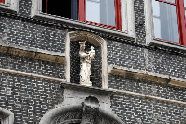 Brujas Bélgica Septiembre 2022 Fachada Edificio Histórico Con Detalle Arquitectónico — Foto de Stock