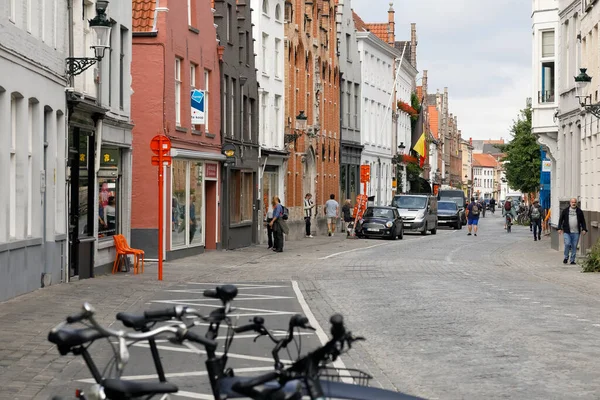 Bruggy Belgie Září 2022 Úzká Dlážděná Ulice Mezi Řadami Cihlových — Stock fotografie