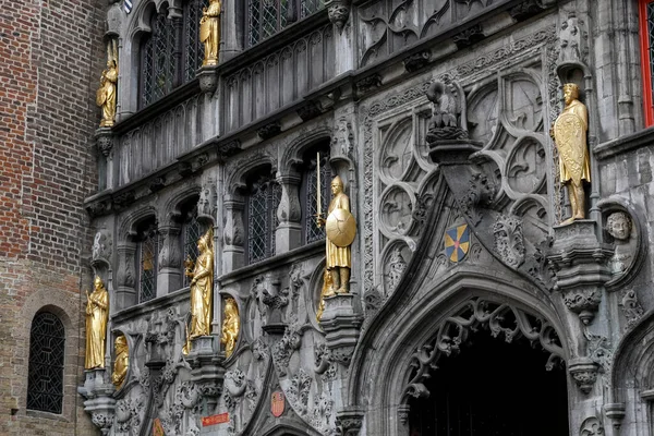 Brujas Bélgica Septiembre 2022 Estatuas Humanas Doradas Forman Parte Fachada —  Fotos de Stock