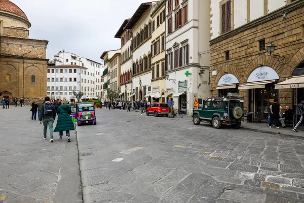 Florencja Włochy Kwietnia 2023 Ulica Miejska Biegnąca Wzdłuż Bazyliki Wawrzyńca — Zdjęcie stockowe