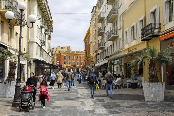 Ницца Франция Апреля 2023 Года Городская Улица Вдоль Которой Видны — стоковое фото