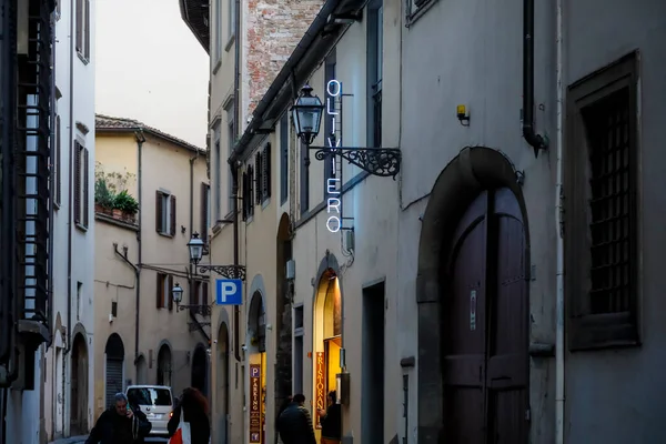 Florence Italië April 2023 Gevels Van Gebouwen Een Smalle Straat — Stockfoto