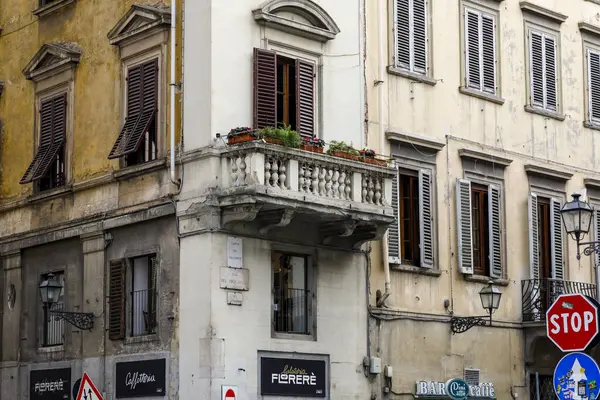 Florence Italy April 2023 Balcony Almost Corner Facade Townhouse Old — Stock Photo, Image