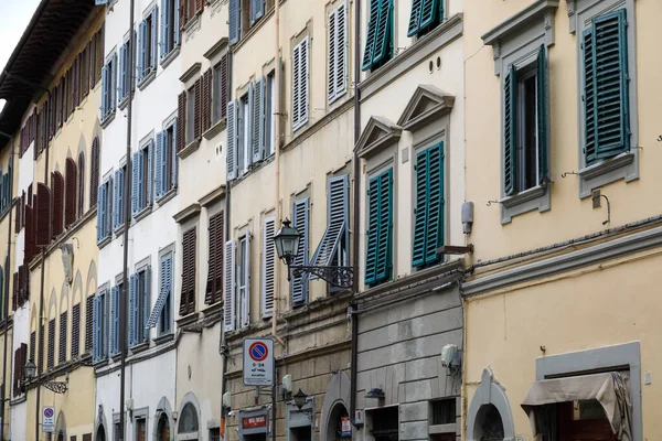 Флоренція Італія Квітня 2023 Фрагмент Багатоквартирних Будинків Старому Місті Вікна — стокове фото