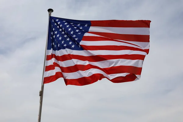 Nationale Vlag Van Verenigde Staten Wappert Bewolkte Lucht Nice Frankrijk — Stockfoto