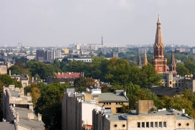 Lodz, Polonya - 27 Eylül 2005: Şehrin bir bölümü bazı mimari ayrıntıları gösteriyor. Amaçlarına ve mimari tarzlarına göre çeşitli binalar görüyoruz.