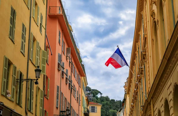 Coloridas Casas Tradicionales Con Bandera Tricolor República Francesa Calle Del —  Fotos de Stock