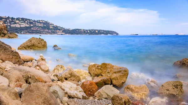 Seidig Türkisfarbenes Wasser Des Mittelmeeres Und Ein Felsstrand Roquebrune Cap — Stockfoto