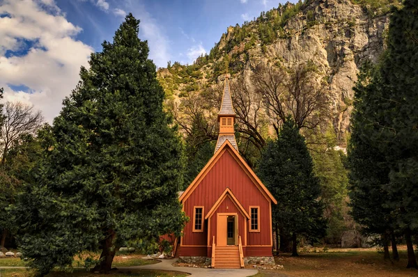 Каплиця Долини Йосеміті Історична Церква Мальовничому Оточенні Долини Йосеміті Національному Стокове Фото