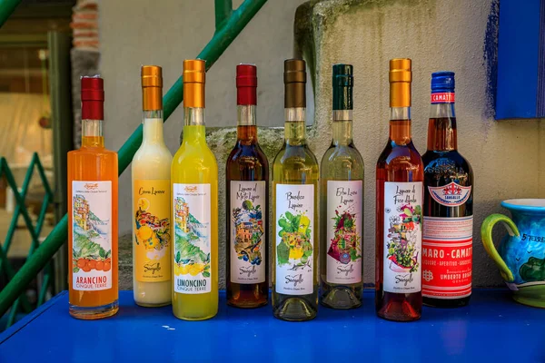 Manarola Itálie Června 2022 Láhve Tradičního Cinque Terre Limoncino Arancino — Stock fotografie