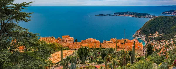 Malowniczy Panoramiczny Widok Wybrzeże Morza Śródziemnego Średniowieczne Domy Góry Miasteczka — Zdjęcie stockowe