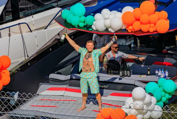 摩纳哥蒙特卡洛 2023年5月27日 职业混合武术Mma冠军科诺 麦格雷戈在码头豪华游艇上的一个派对上 免版税图库照片