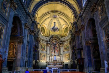 Nice, Fransa - 29 Mayıs 2023: Eglise Saint Francois de Paule Kilisesi 'nin tarihi Vieille Ville Eski Kasabası' ndaki kilisesi.