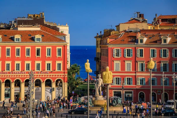 Nice Fransa Mayıs 2023 Turistler Massena Meydanı Renkli Binalar Soleil Telifsiz Stok Fotoğraflar