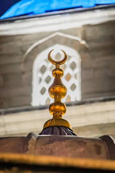 Månsymbolen Toppen Kupol Yeni Cami Eller New Mosque Upplyst Natten — Stockfoto