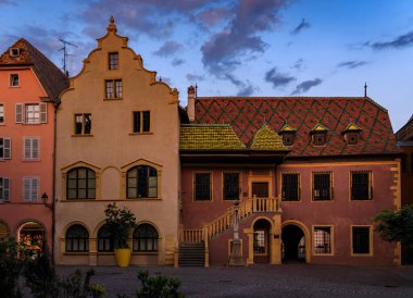 Koifhus Ancienne Douane ya da Eski Gümrük Dairesi, Gotik ve Rönesans binası, Colmar 'da tarihi bir anıt, Fransa' nın Alsace kentindeki pitoresk bir köy