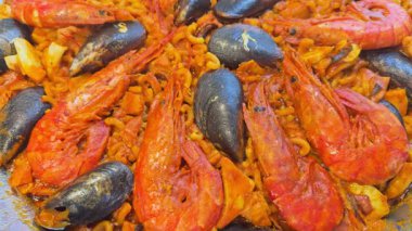 Costa Blanca 'da nefis deniz ürünleri paella deneyimi, taze deniz ürünlerinin tadını çıkarmak.