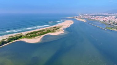 Esposende 'nin havadan görünüşü, Rio Cavado nehri Braga silueti ve halis Portekiz