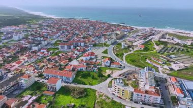 Portekiz 'in Mondego nehri ile Figueira da Foz' daki hava manzarası