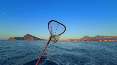 Akdeniz Albir Serra Gelada arka planında bir balıkçı teknesinde Altea Sunrise Sea
