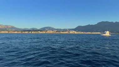 Akdeniz 'den Altea Skyline' ın Costa Blanca Alicante tekne manzarası