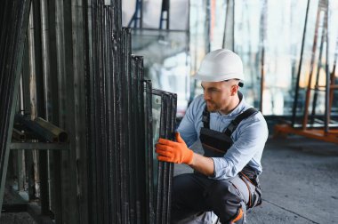 Cam, Alüminyum ve PVC endüstri işçileri.
