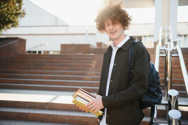 University Smiling Junger Student Mann Mit Einem Buch Und Einer — Stockfoto