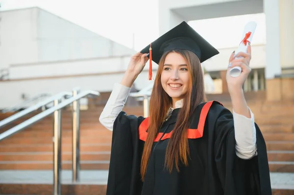 Graduação Estudante Com Diploma — Fotografia de Stock