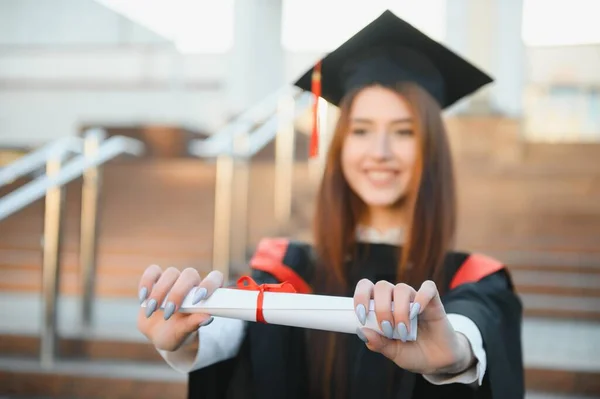 Retrato Mulher Dia Formatura Universidade Conceito Educação Graduação Pessoas — Fotografia de Stock