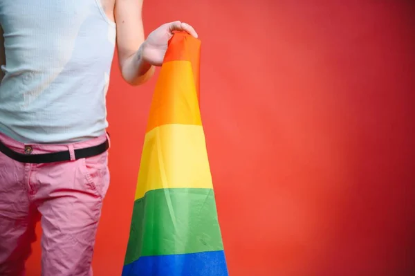 Gay Homem Segurar Arco Íris Listrado Bandeira Isolado Colorido Fundo — Fotografia de Stock