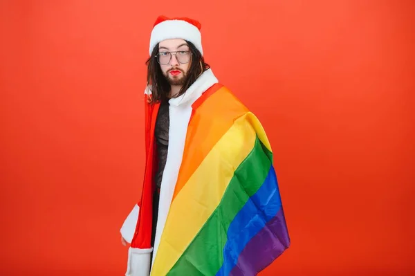 Schwuler Mann Als Weihnachtsmann Verkleidet Mit Bunter Fahne — Stockfoto