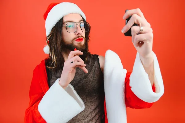 新年的同性恋派对 一个穿着圣诞老人套装的同性恋男人Lgbt概念 — 图库照片