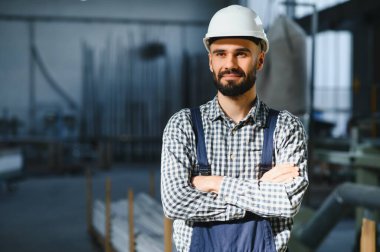 Genç Profesyonel Ağır Sanayi Mühendisinin Portresi.