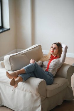 Stüdyoda güzel seksi kız