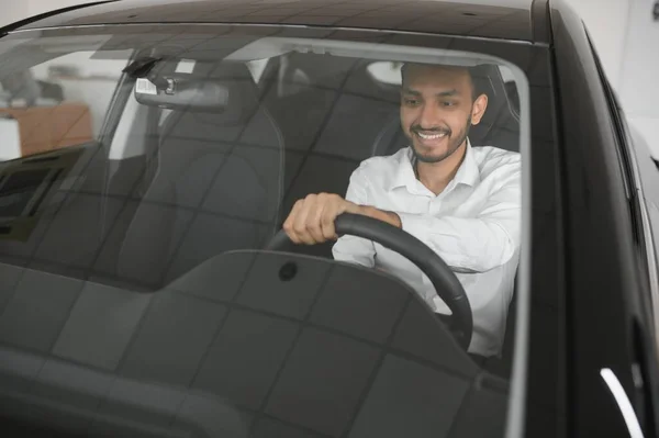 Young Man Sitting New Car Smiling — Fotografia de Stock