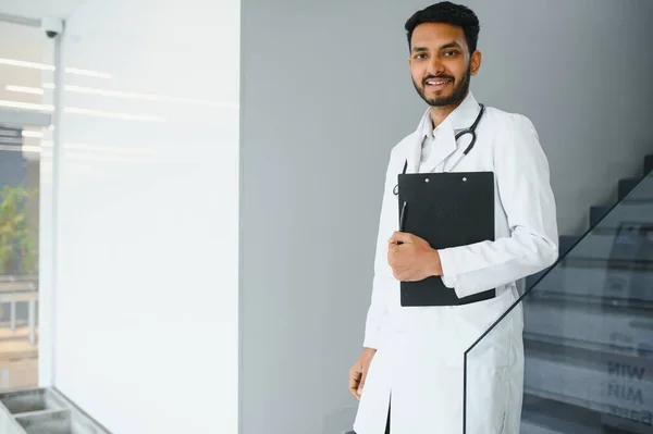 Medicine Healthcare People Concept Happy Male Doctor Stethoscope Clipboard Clinic — Stock Photo, Image