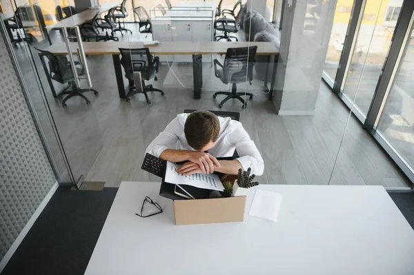 Sad Fired Let Office Worker Packs His Belongings Cardboard Box — Stok fotoğraf