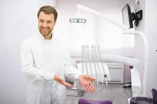 Young Male Dentist Clinic — Stock Photo, Image