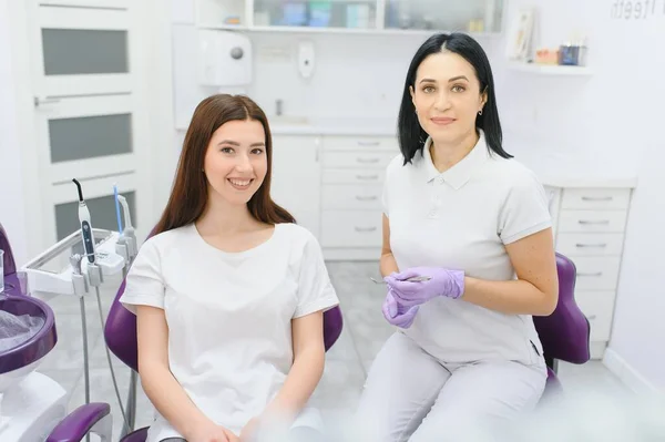 Image Pretty Young Woman Sitting Dental Chair Medical Center While — Stockfoto