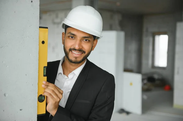 Asiatischer Ingenieur Schöner Mann Oder Architekt Mit Weißem Schutzhelm Auf — Stockfoto