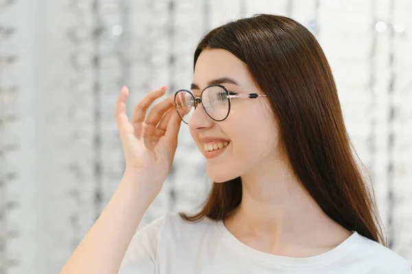 Young Woman Eyeglasses Optical Store Beautiful Girl Wearing Glasses Optician — Stock Photo, Image