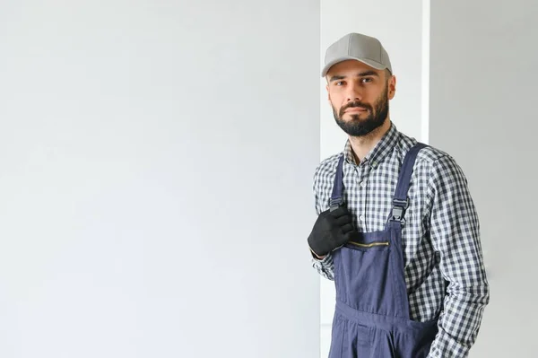 Porträt Eines Gut Aussehenden Mechanikers Mit Stoppeln Blauen Overall Hemd — Stockfoto