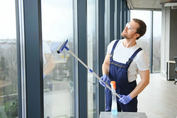 Employee Professional Cleaning Service Washes Glass Windows Building Showcase Cleaning — Stock Photo, Image