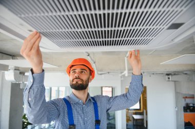 teknisyen servis kontrol ve klima kapalı tamir.