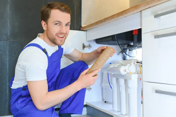 Plumber Working Change Cartridge Filter Water Kitchen Concept Filtration System — Stock Photo, Image