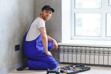 ısıtma sistemi kurulum ve bakım hizmeti. tesisatçı yükleme radyatör