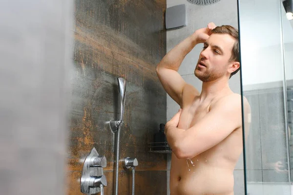 Relaxing Stressful Day Waist Portrait Naked Muscular Gentleman Taking Shower — Stock Photo, Image