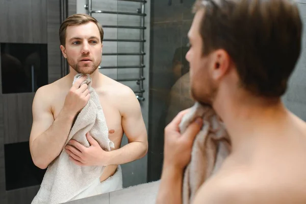 Handsome Shirtless Man Looking Mirror Bathroom — Stock Photo, Image